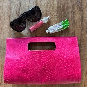 PINK CROC EMBOSSED CLUTCH